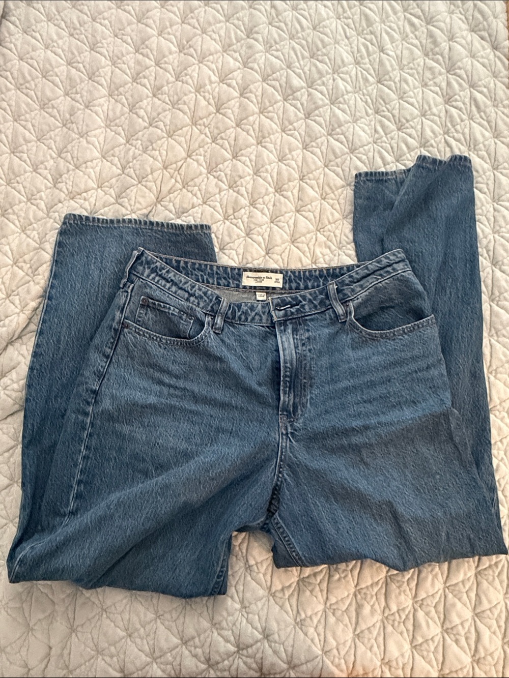 Size 30 Abercrombie & Fitch Women's curve love high rise loose Blue Jeans
